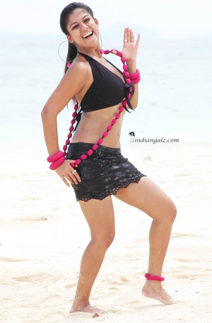 4 (5) Nayanthara